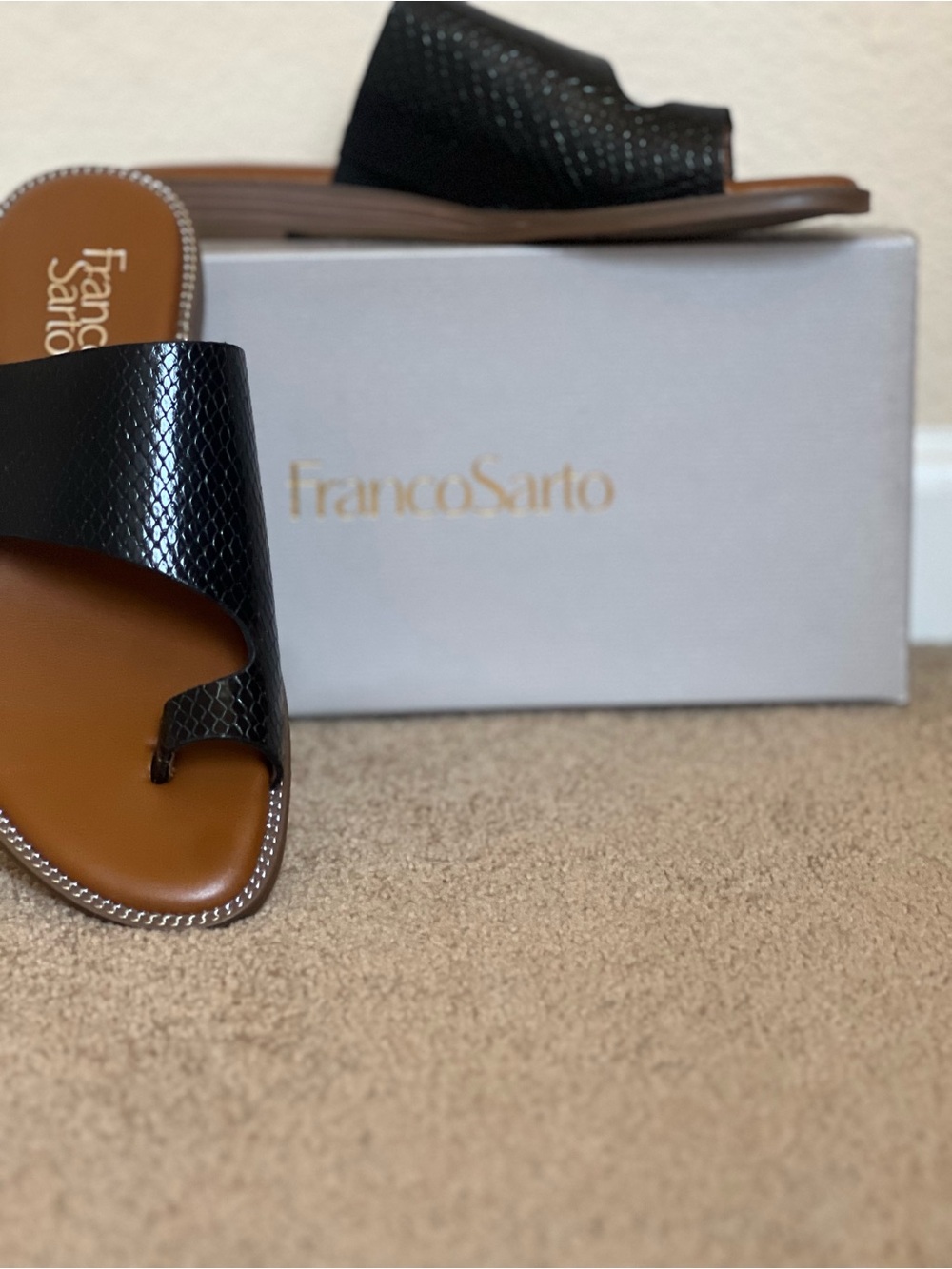 Franco Sarto Black Textured Toe-Loop Slide Sandals